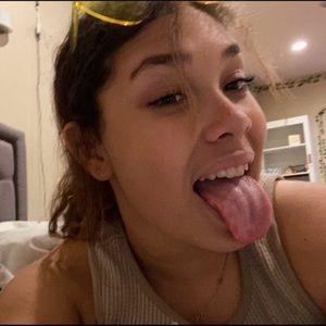 Meet your Posher, Jenelle